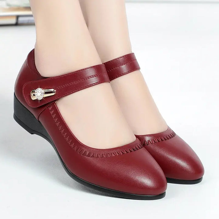 Yvonne – Elegant Mid-Heel Comfort Shoes