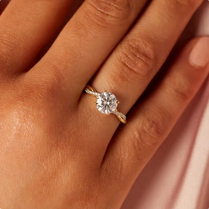 Noa – Elegant Ring