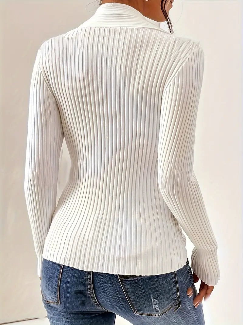 Romy | Hand-knitted V-neck jumper