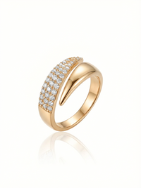Elegant Gold Ring with Sparkling Stones