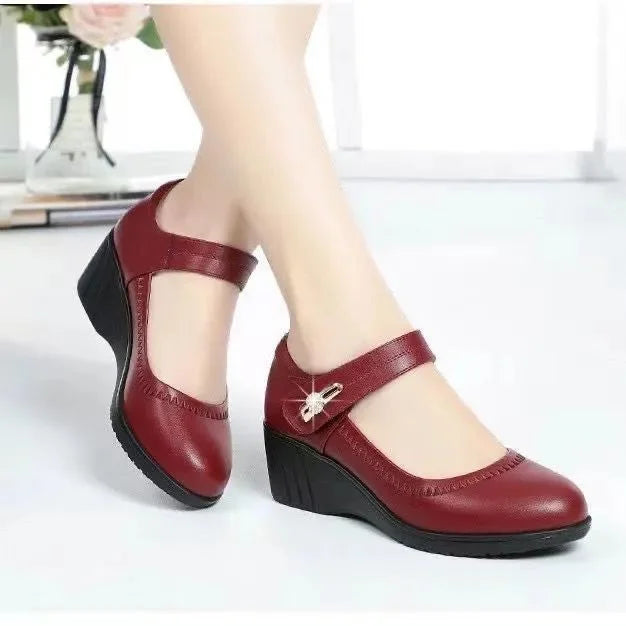 Yvonne – Elegant Mid-Heel Comfort Shoes