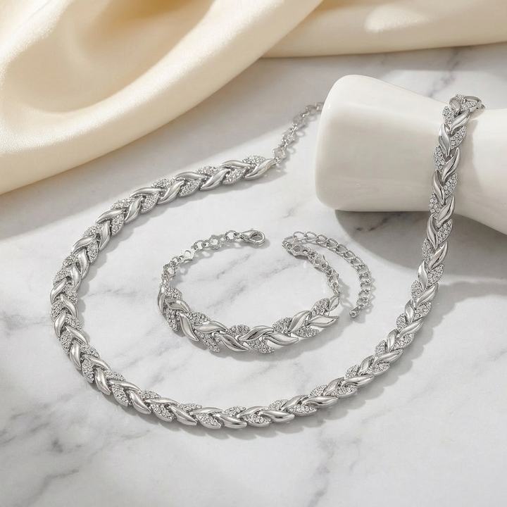 Lisa | Elegant glass fish tail set with crystals